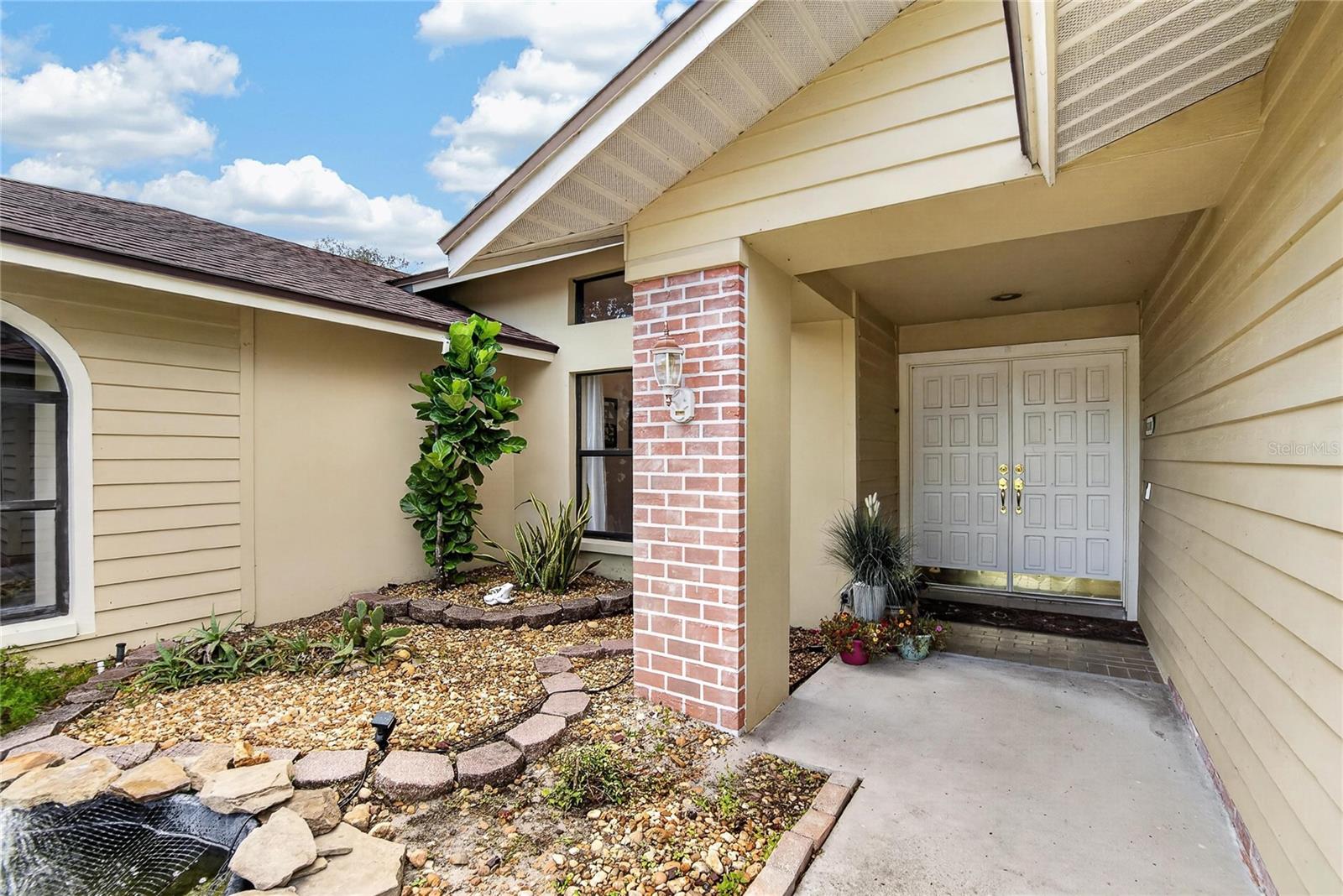 2814 HAMMOCK DR