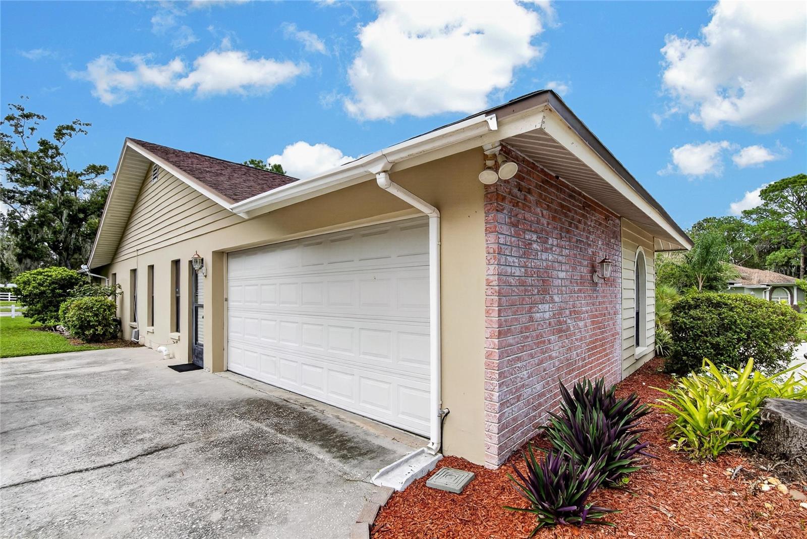 2814 HAMMOCK DR