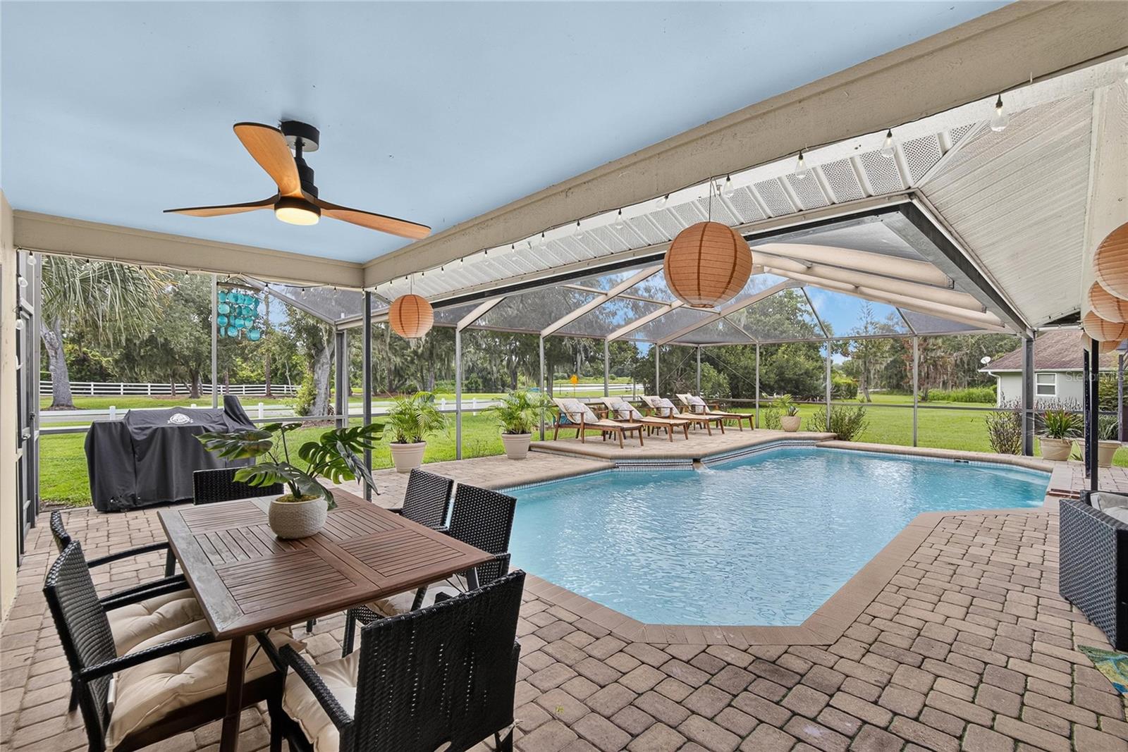 2814 HAMMOCK DR