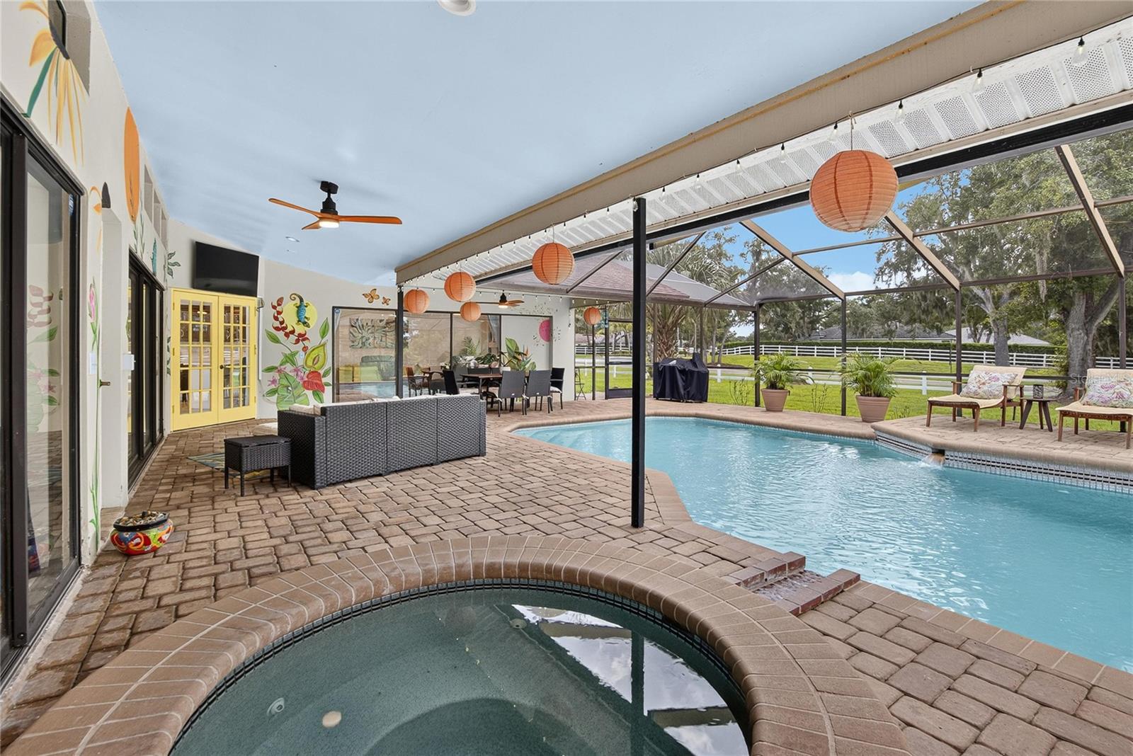 2814 HAMMOCK DR