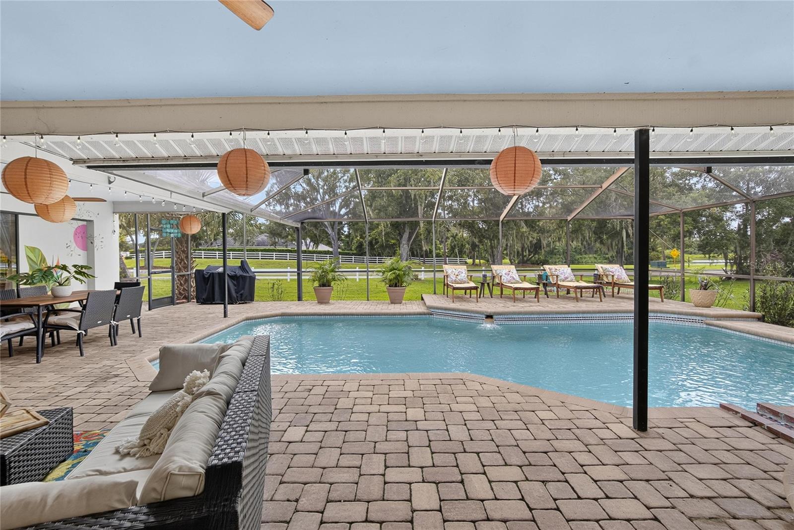 2814 HAMMOCK DR