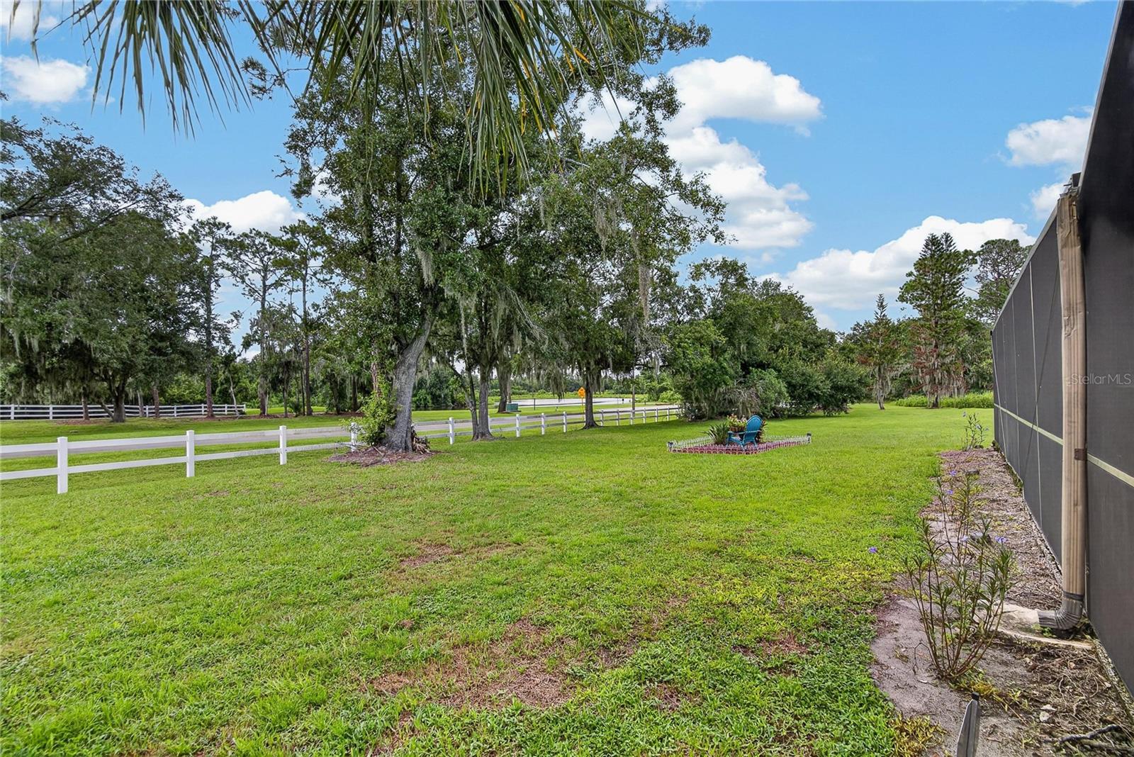 2814 HAMMOCK DR