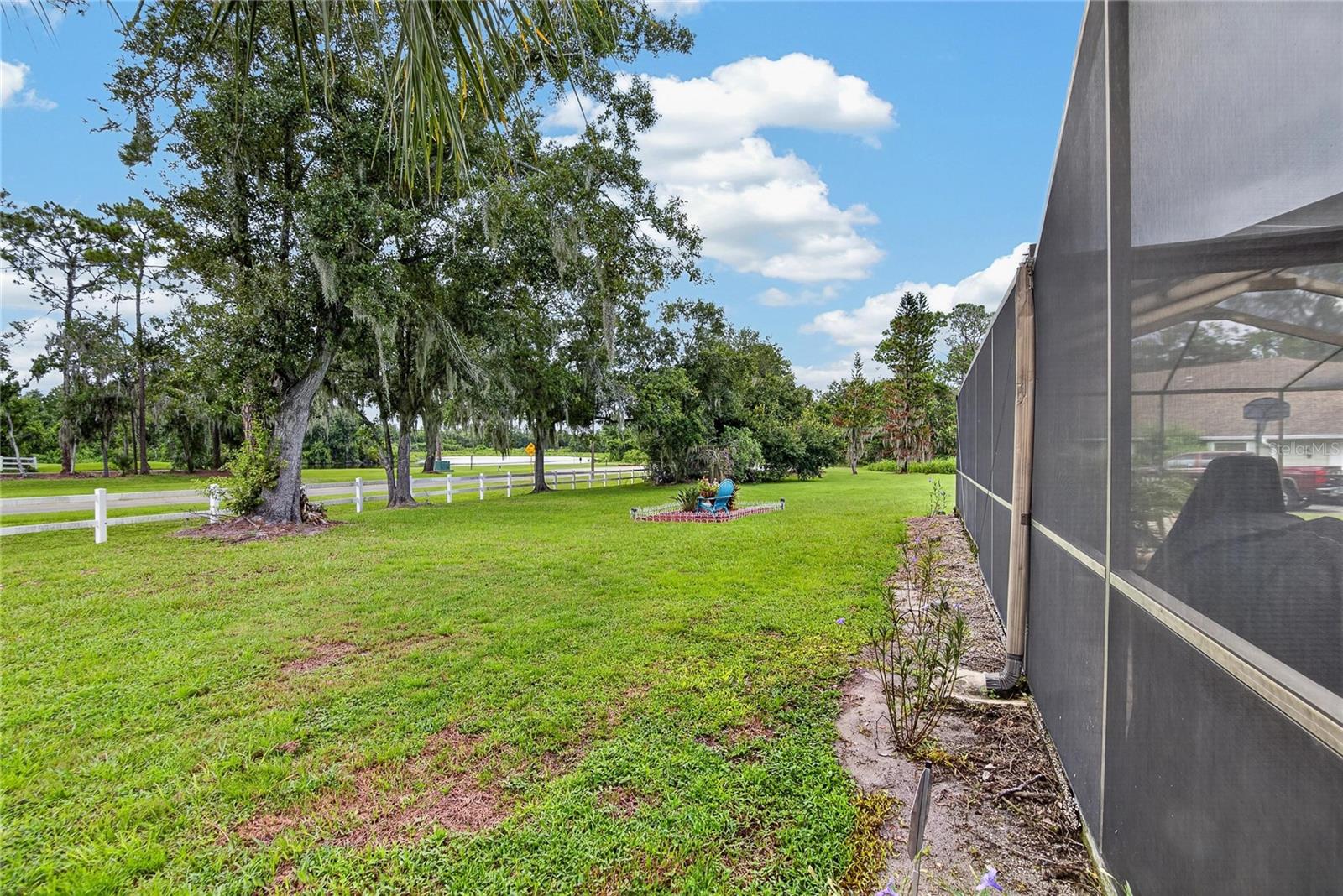 2814 HAMMOCK DR