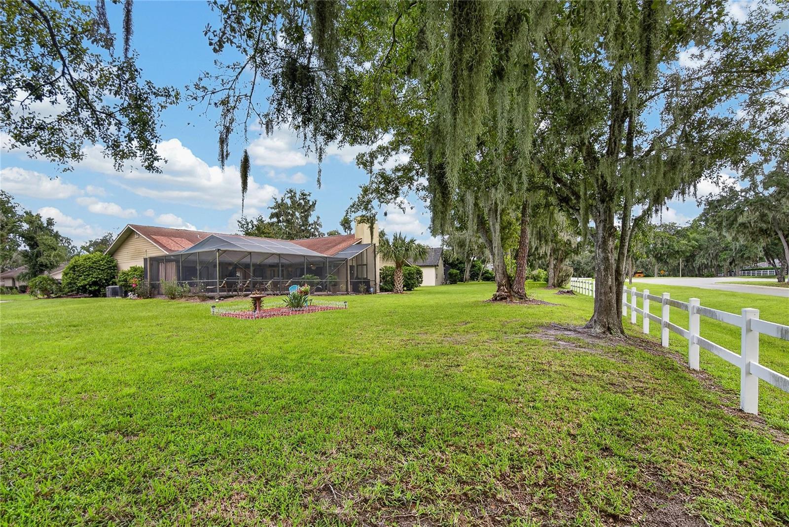 2814 HAMMOCK DR