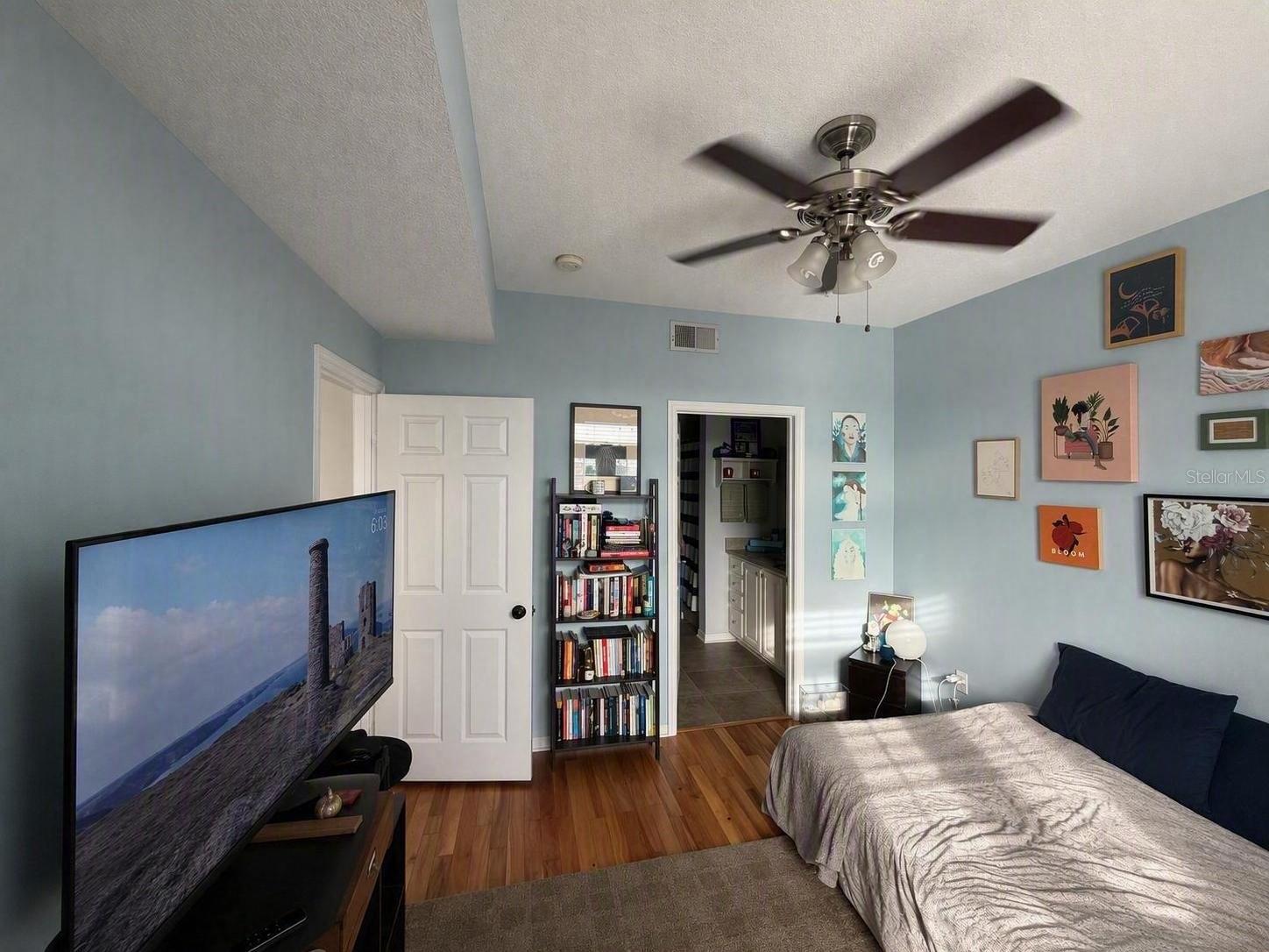 501 KNIGHTS RUN AVE #2211