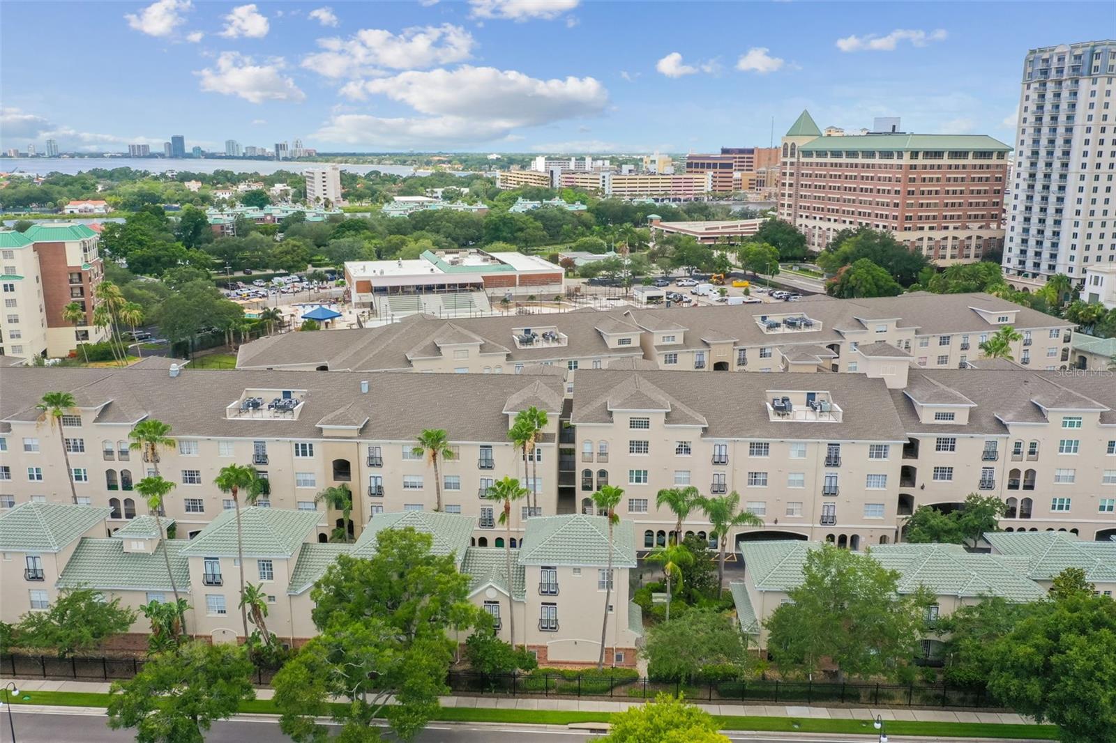 501 KNIGHTS RUN AVE #2211
