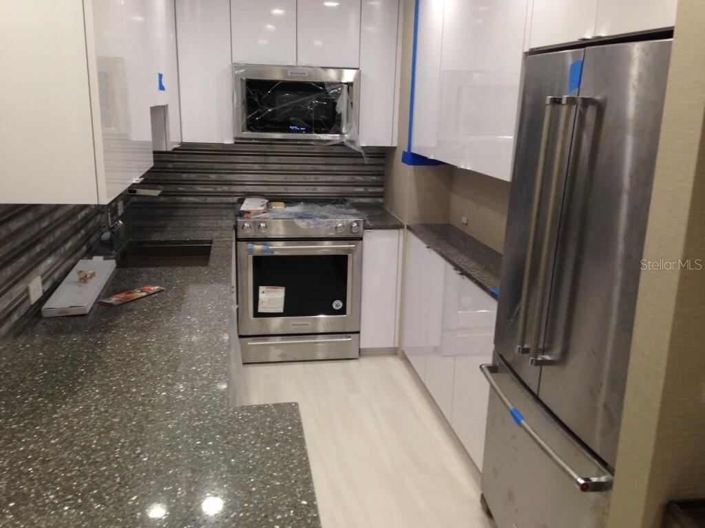 4015 BAYSHORE #17A