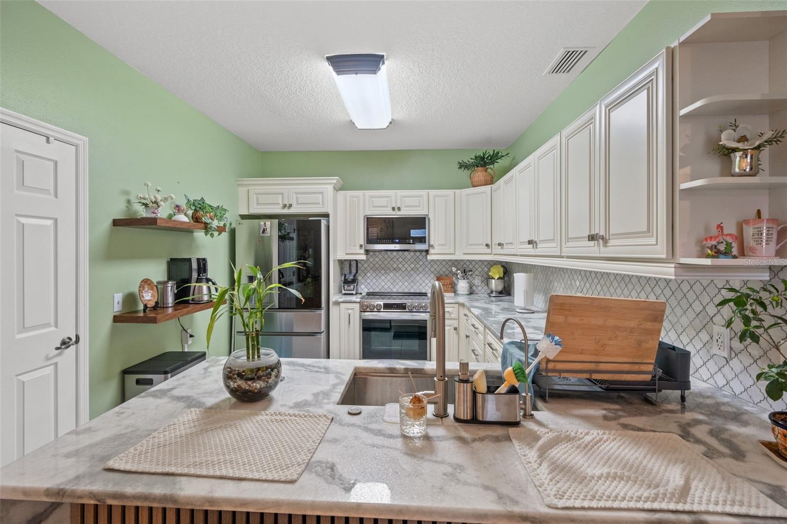 6444 ASHVILLE DR