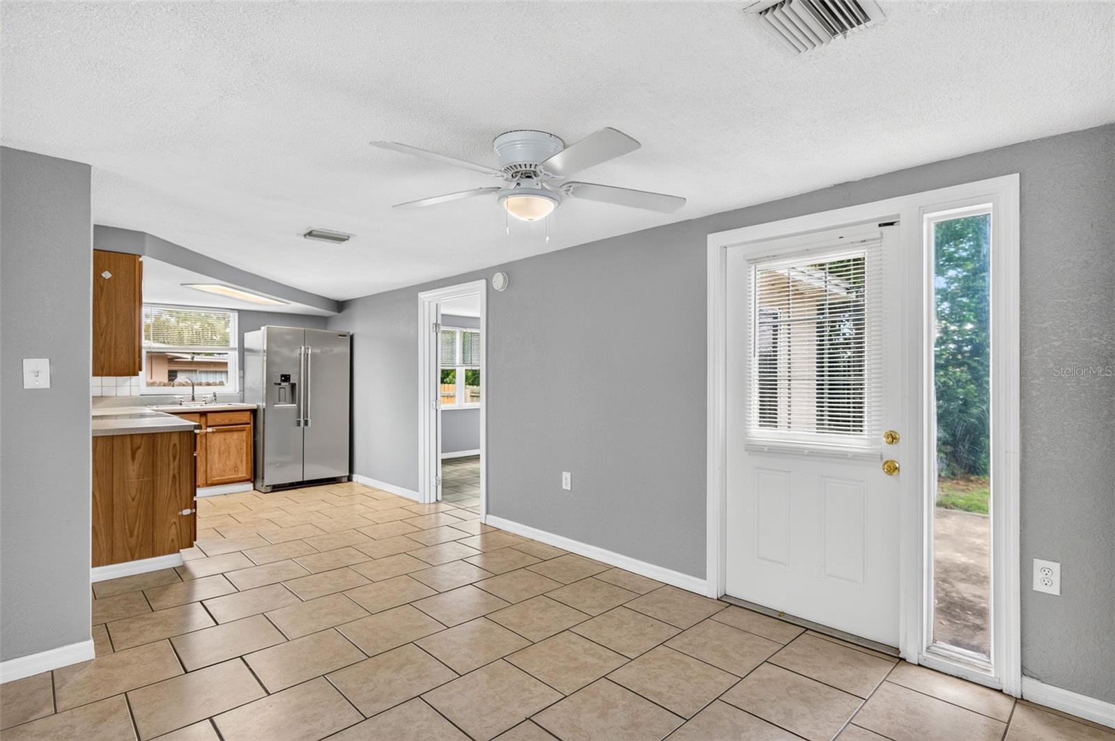 9831 RAINBOW LN
