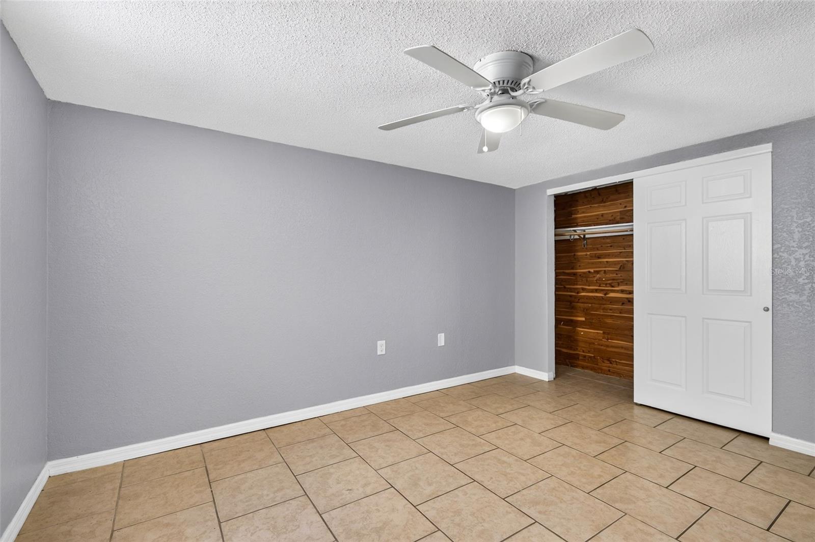 9831 RAINBOW LN