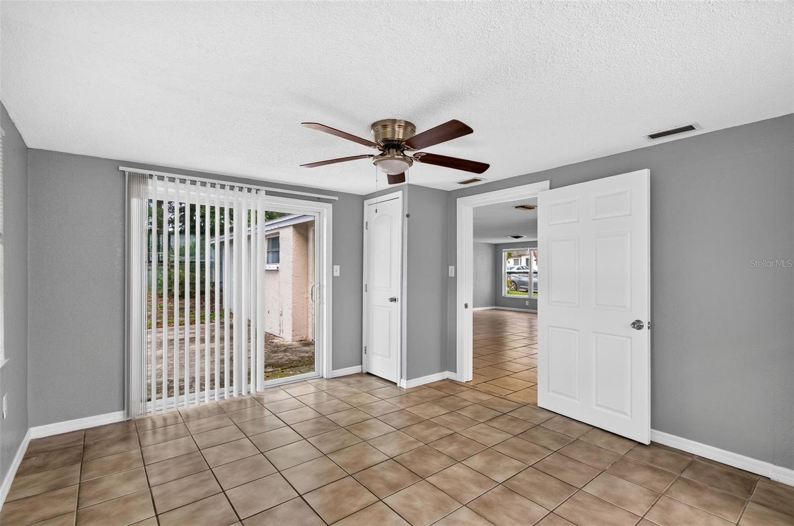 9831 RAINBOW LN