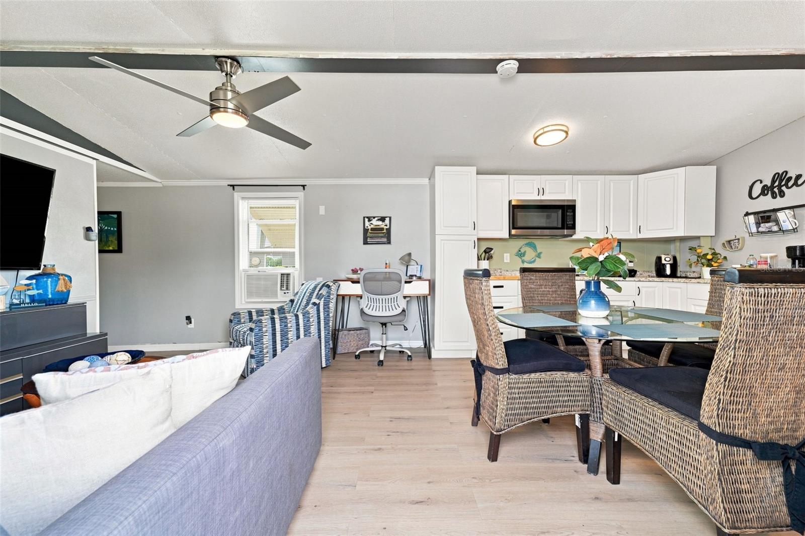 6819 HERON LN