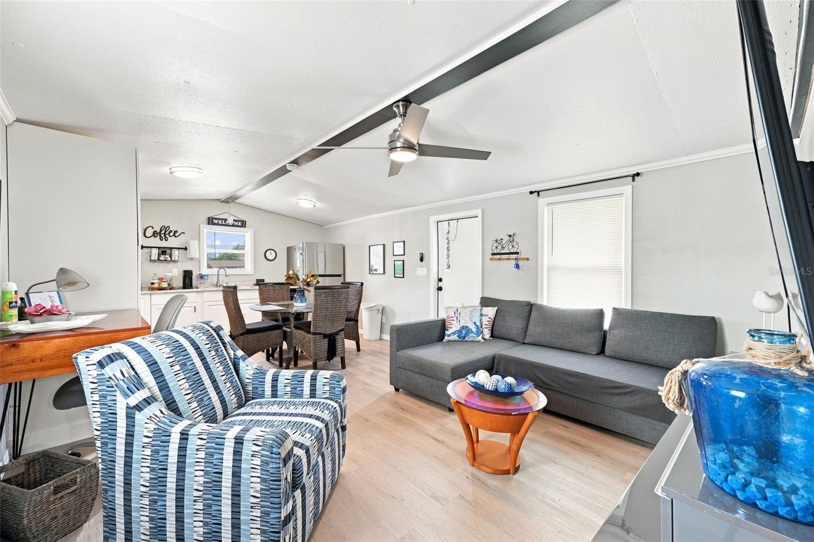 6819 HERON LN