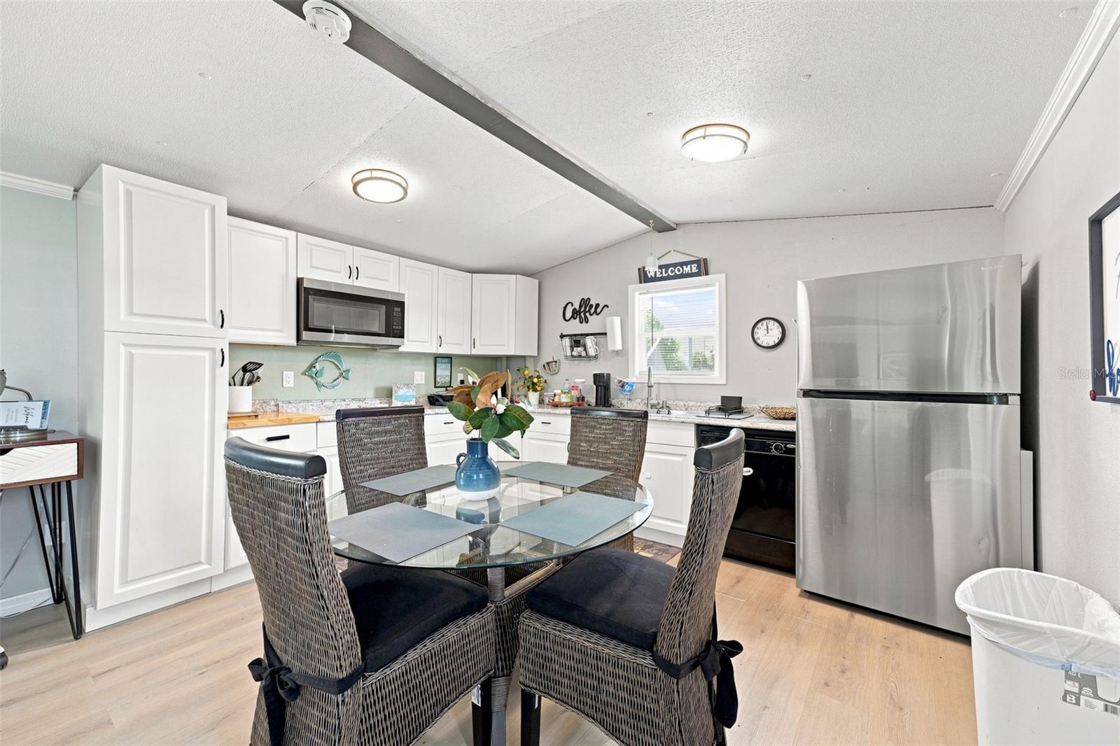 6819 HERON LN