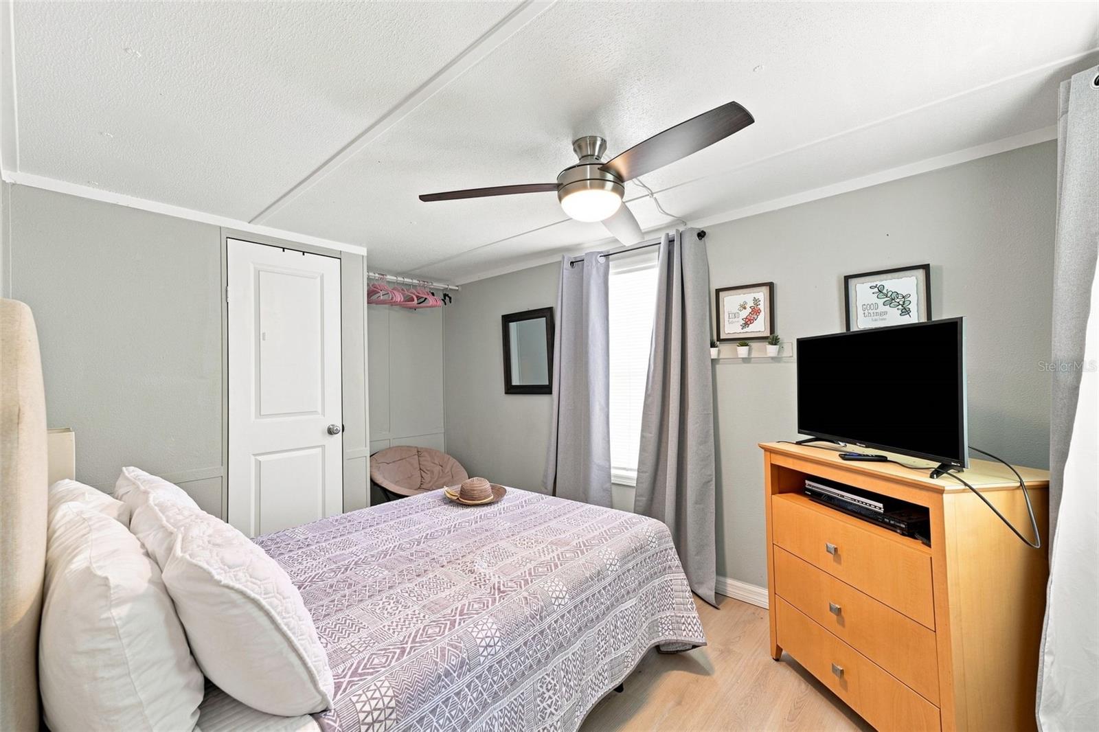 6819 HERON LN
