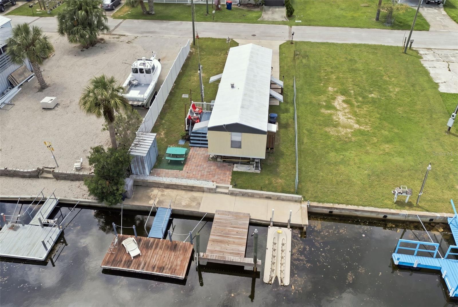 6819 HERON LN
