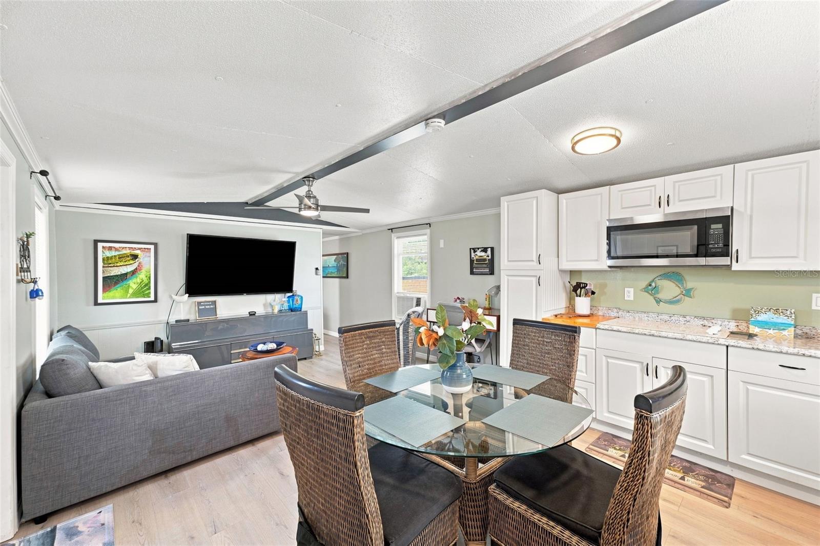 6819 HERON LN