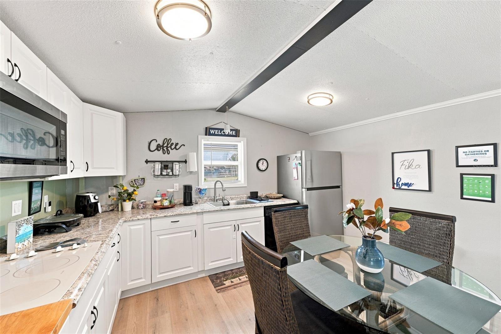6819 HERON LN