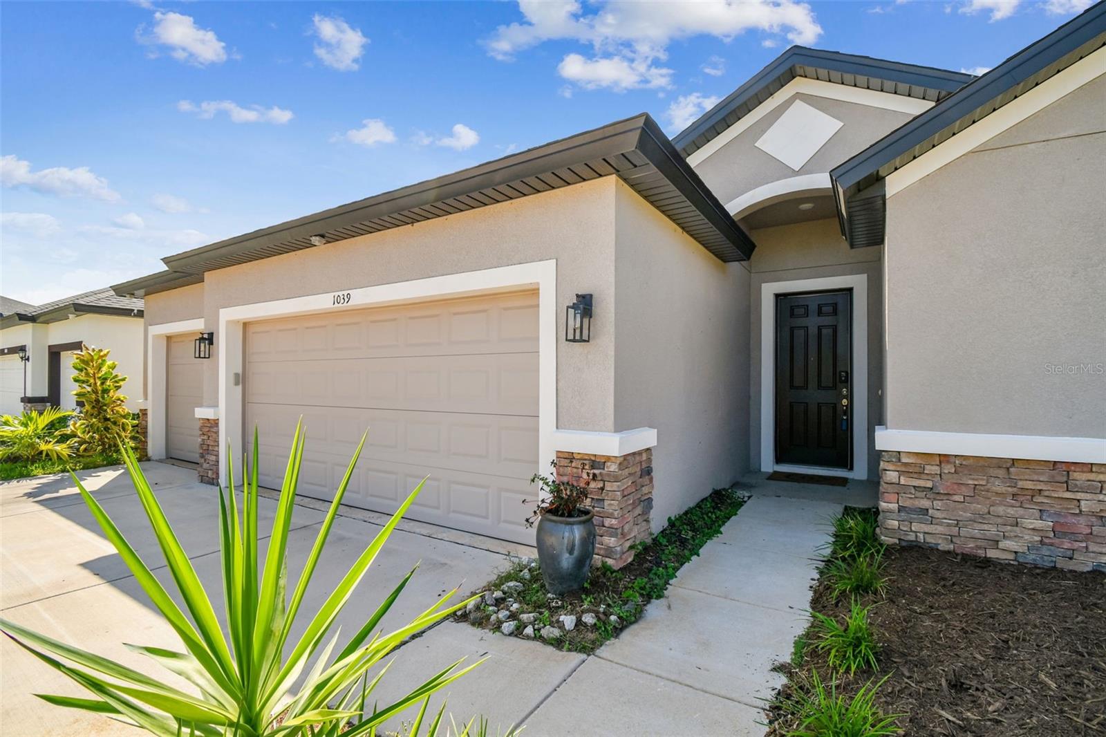 1039 DAVIS HEATHER CIR