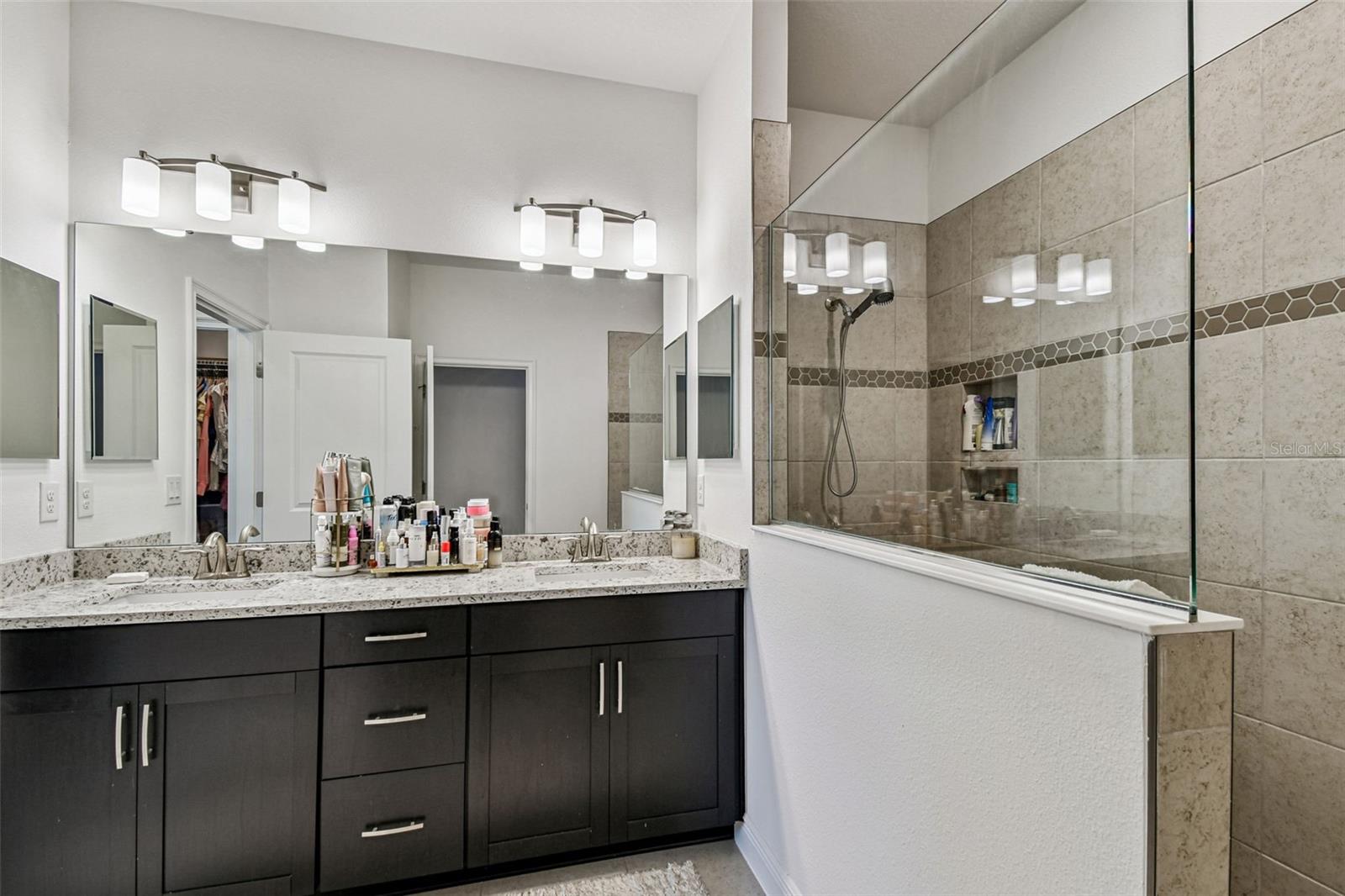 1039 DAVIS HEATHER CIR