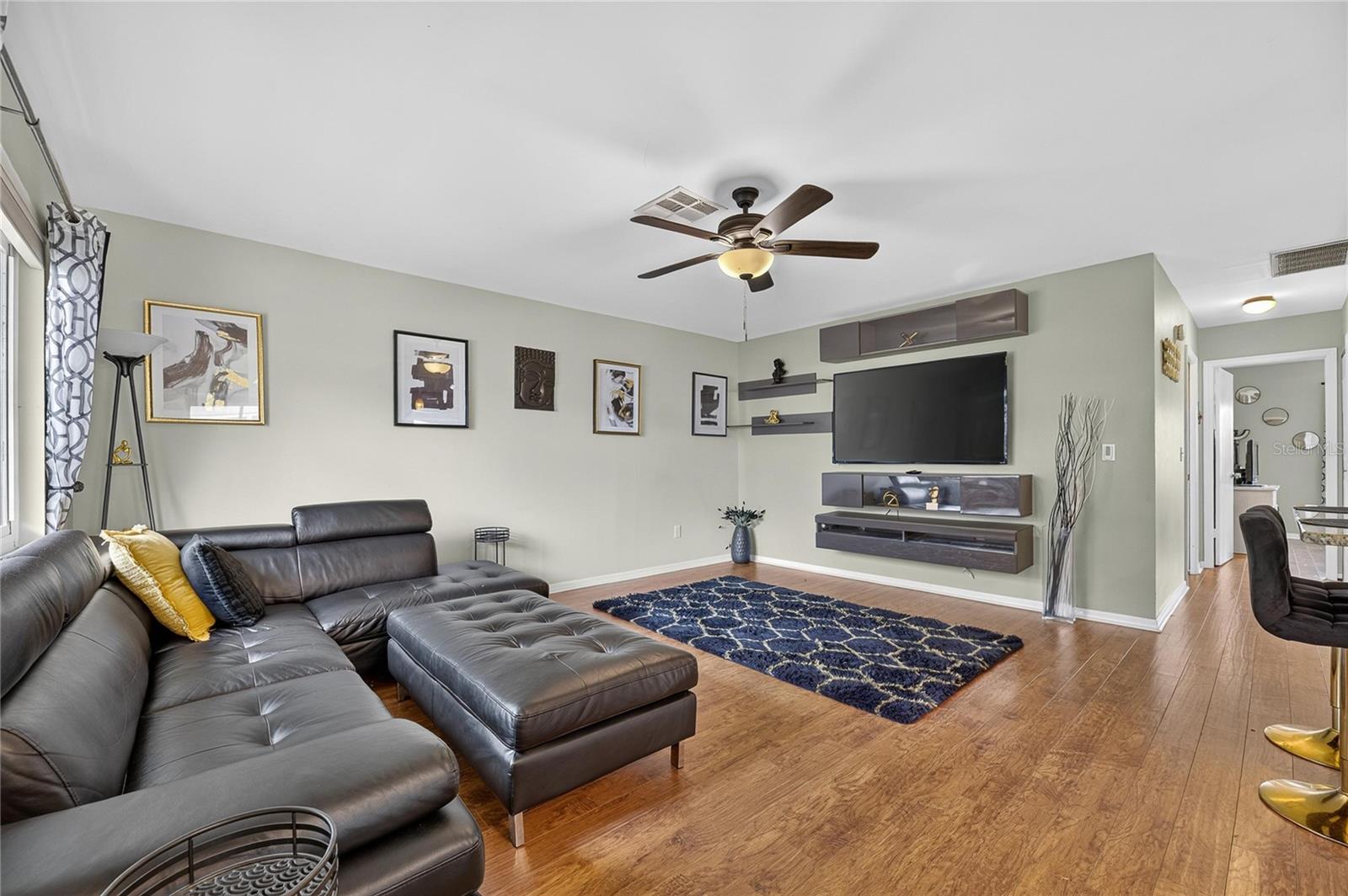 112 GLOUCESTER BLVD #345