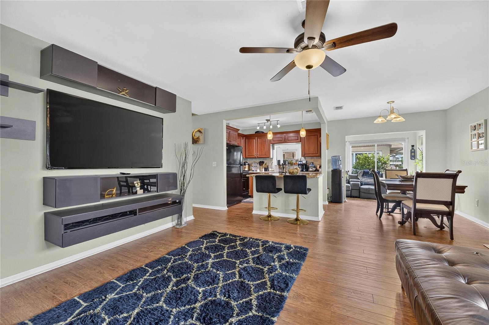 112 GLOUCESTER BLVD #345