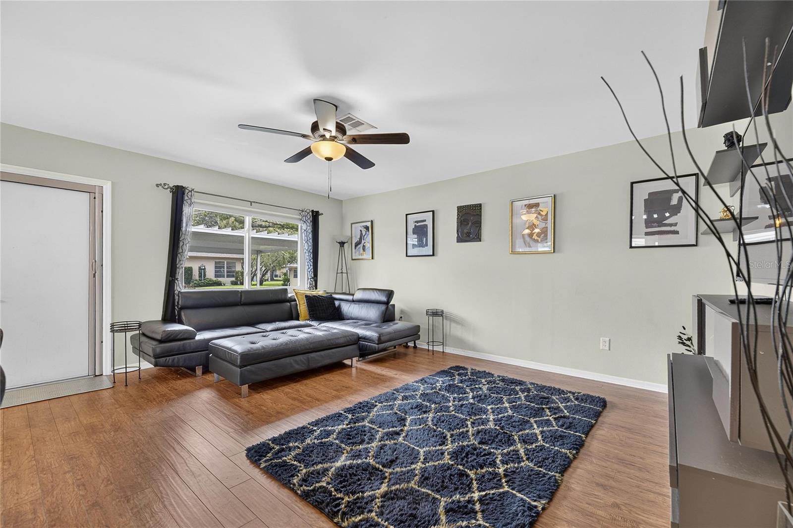 112 GLOUCESTER BLVD #345