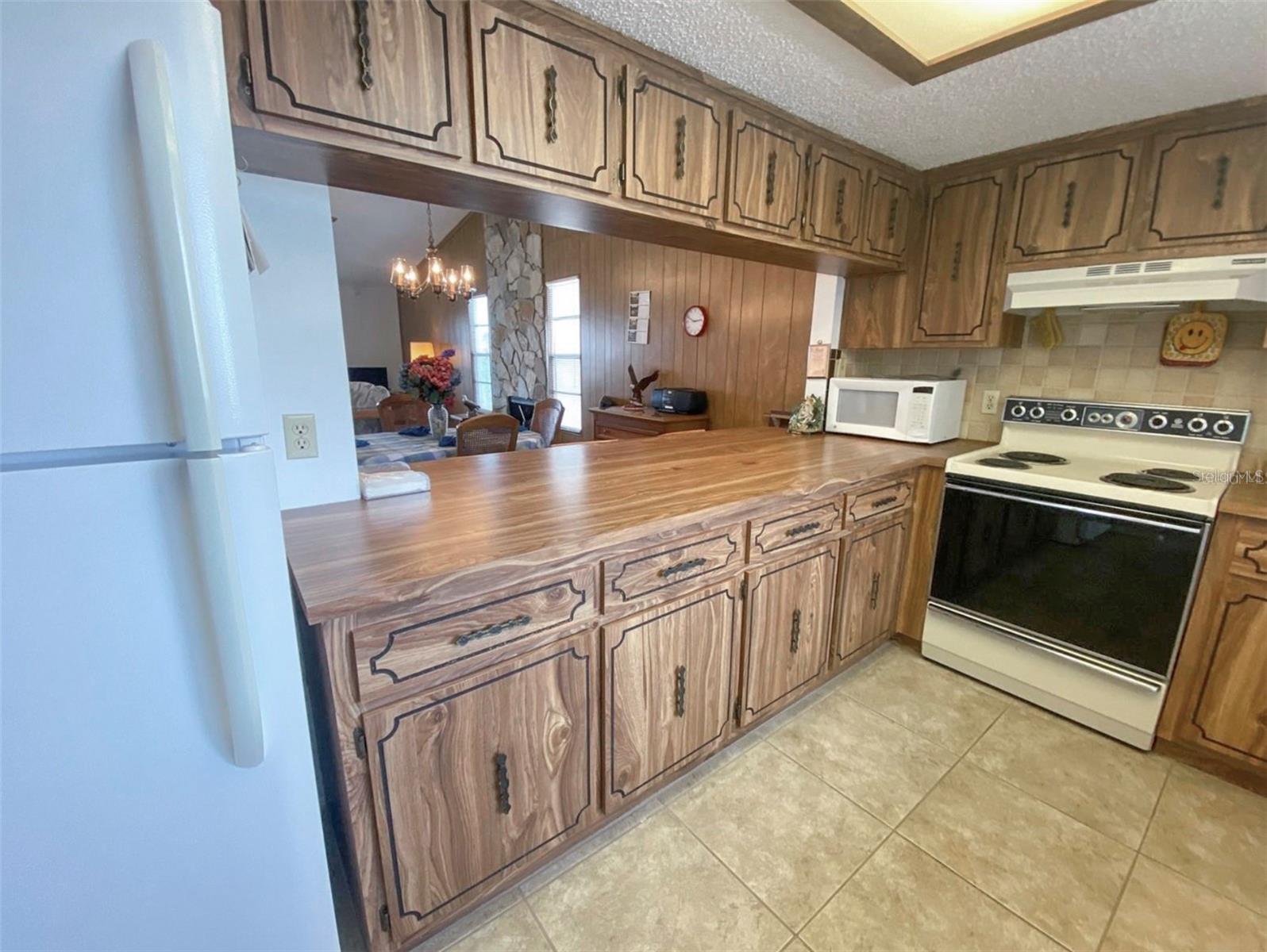 9940 EAGLES POINT CIR #4