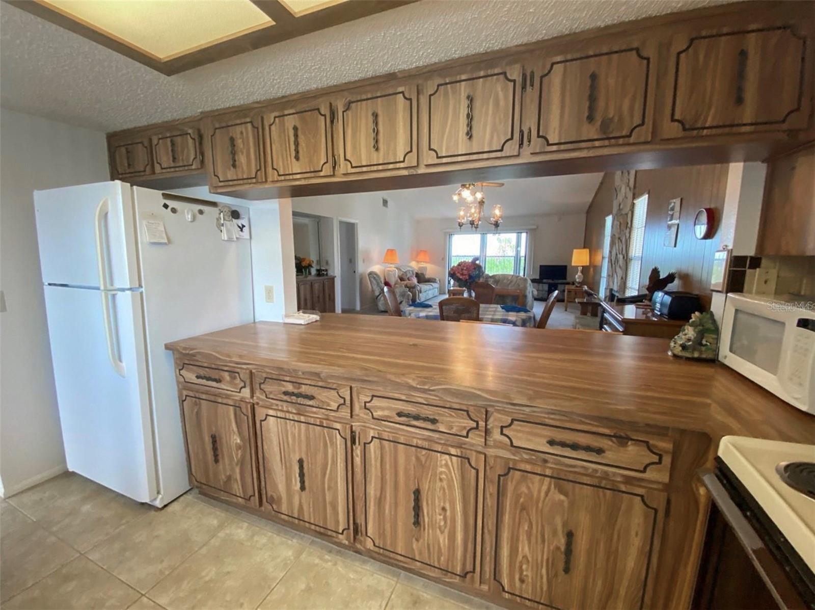 9940 EAGLES POINT CIR #4