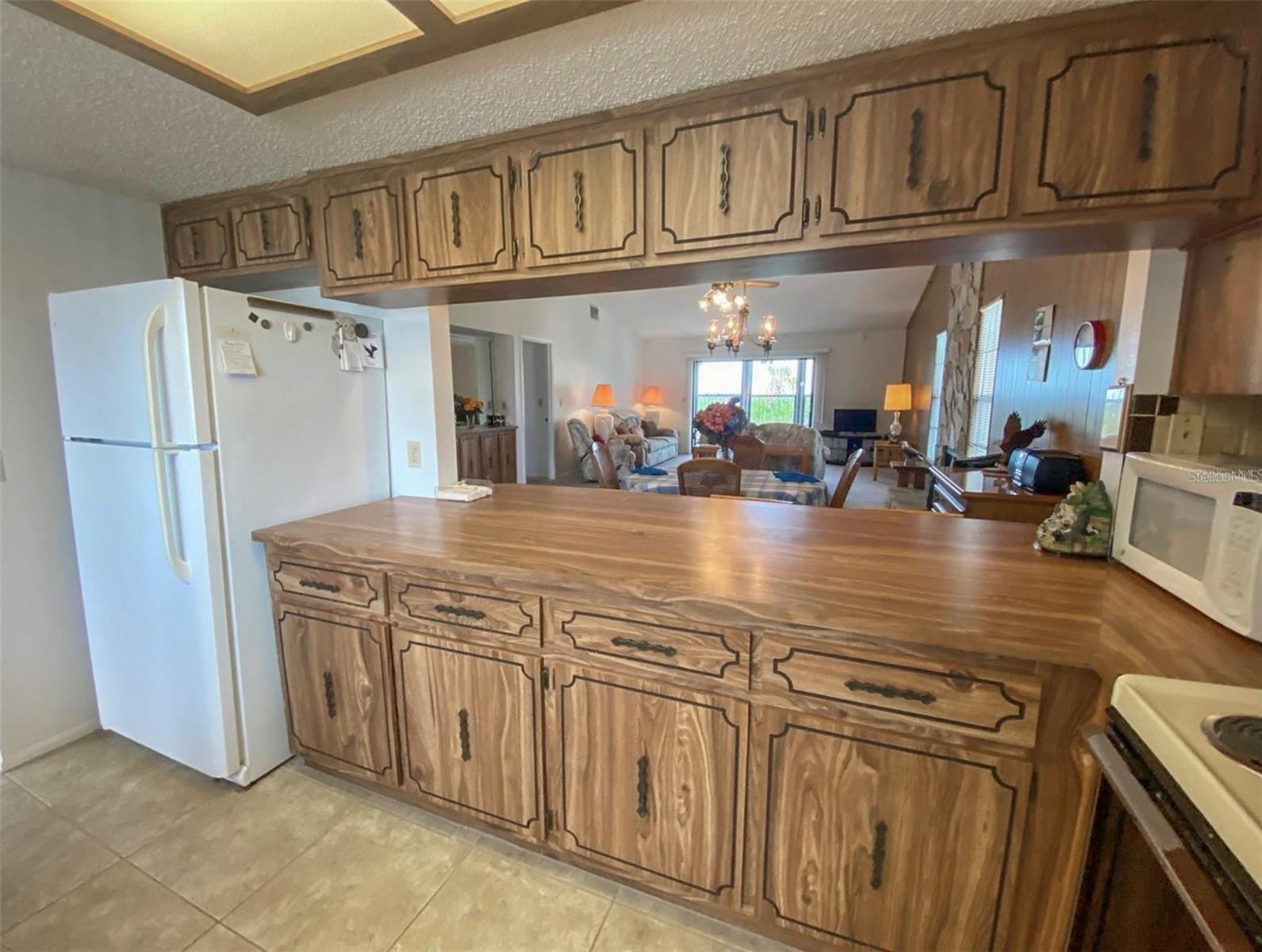9940 EAGLES POINT CIR #4