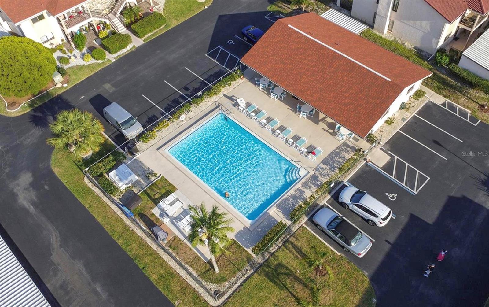 9940 EAGLES POINT CIR #4