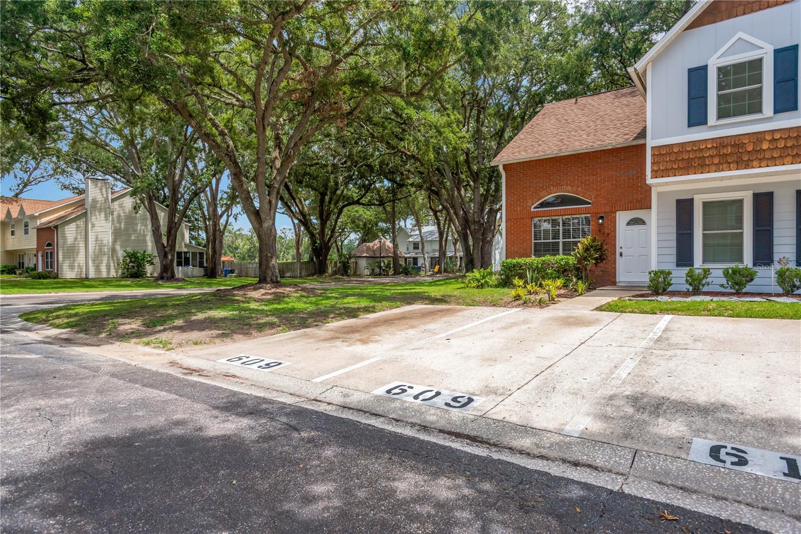 609 SAINT HENRY DR