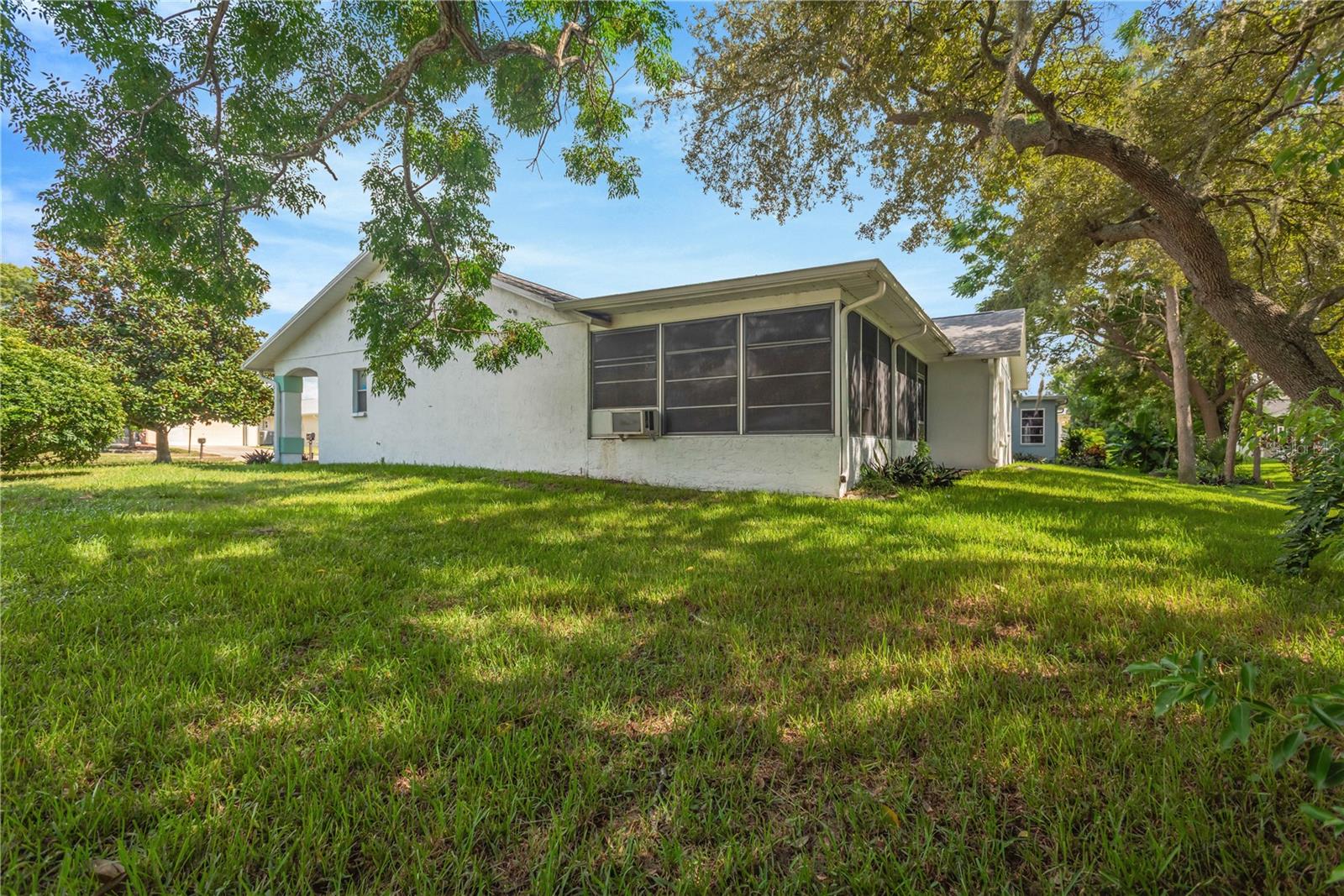 10811 PEPPERTREE LN