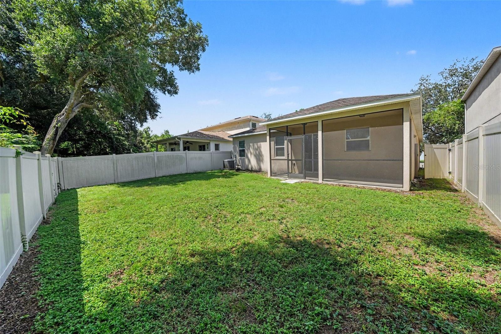 1102 CANYON OAKS DR