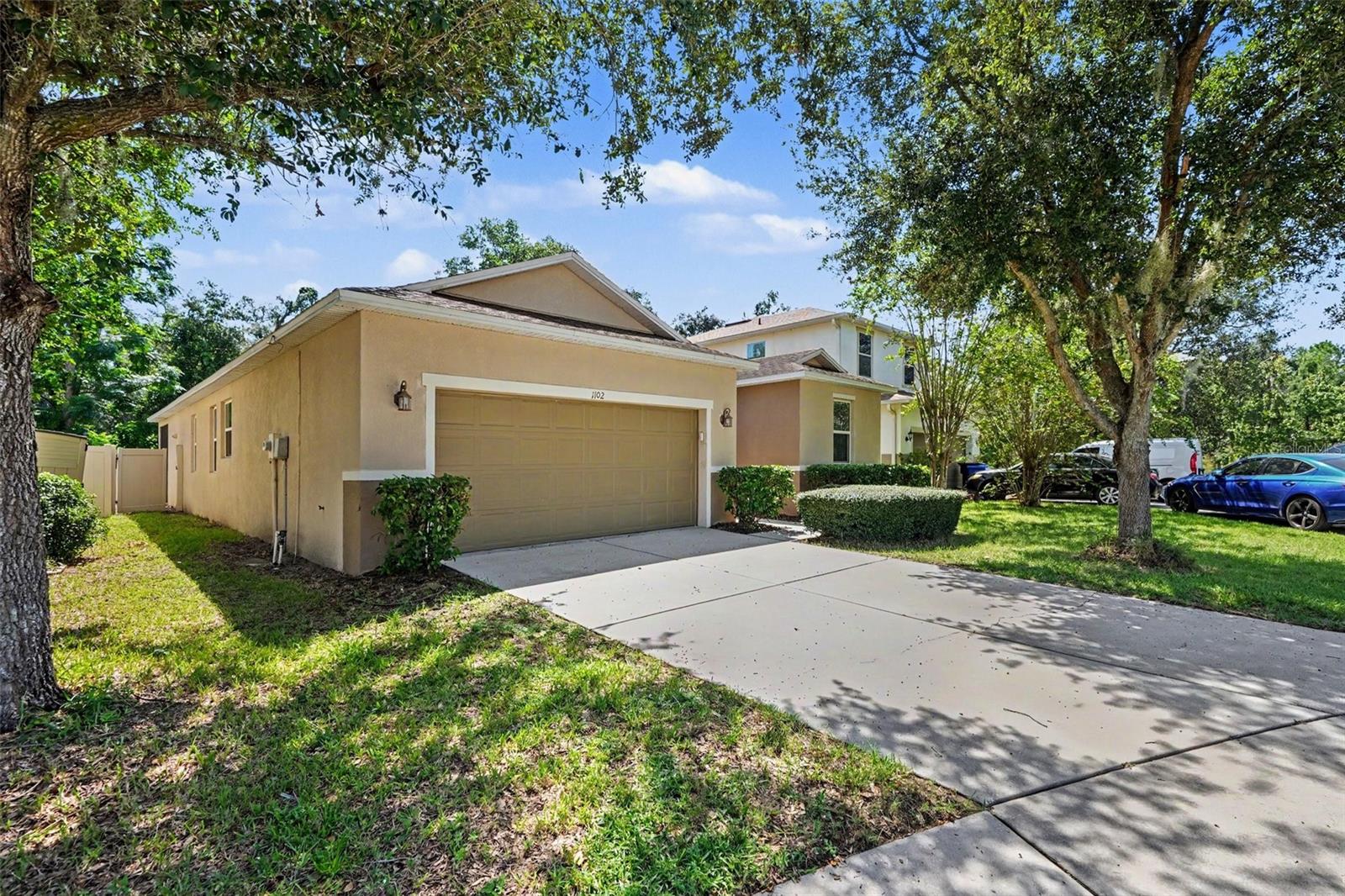 1102 CANYON OAKS DR