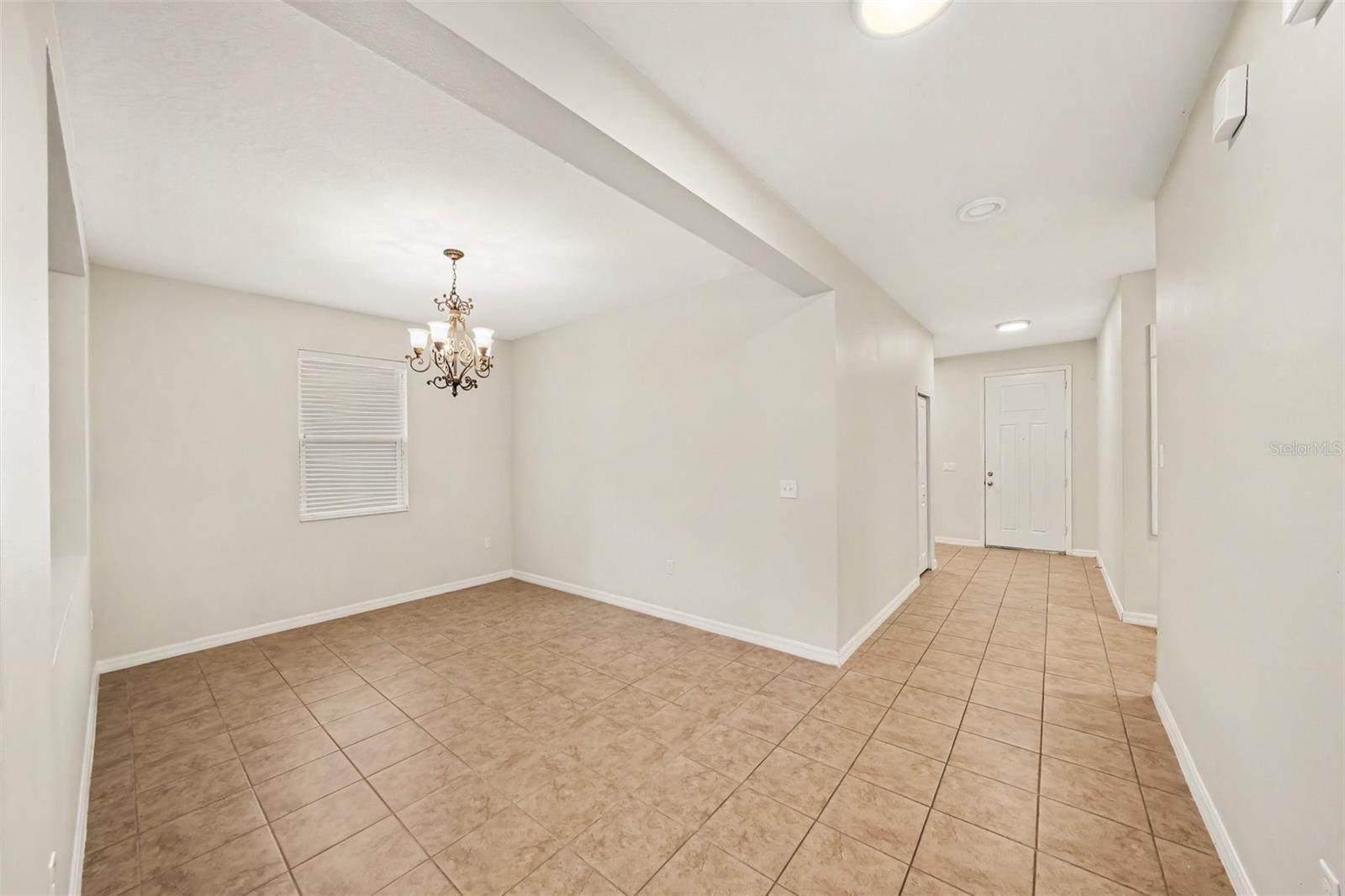 1102 CANYON OAKS DR