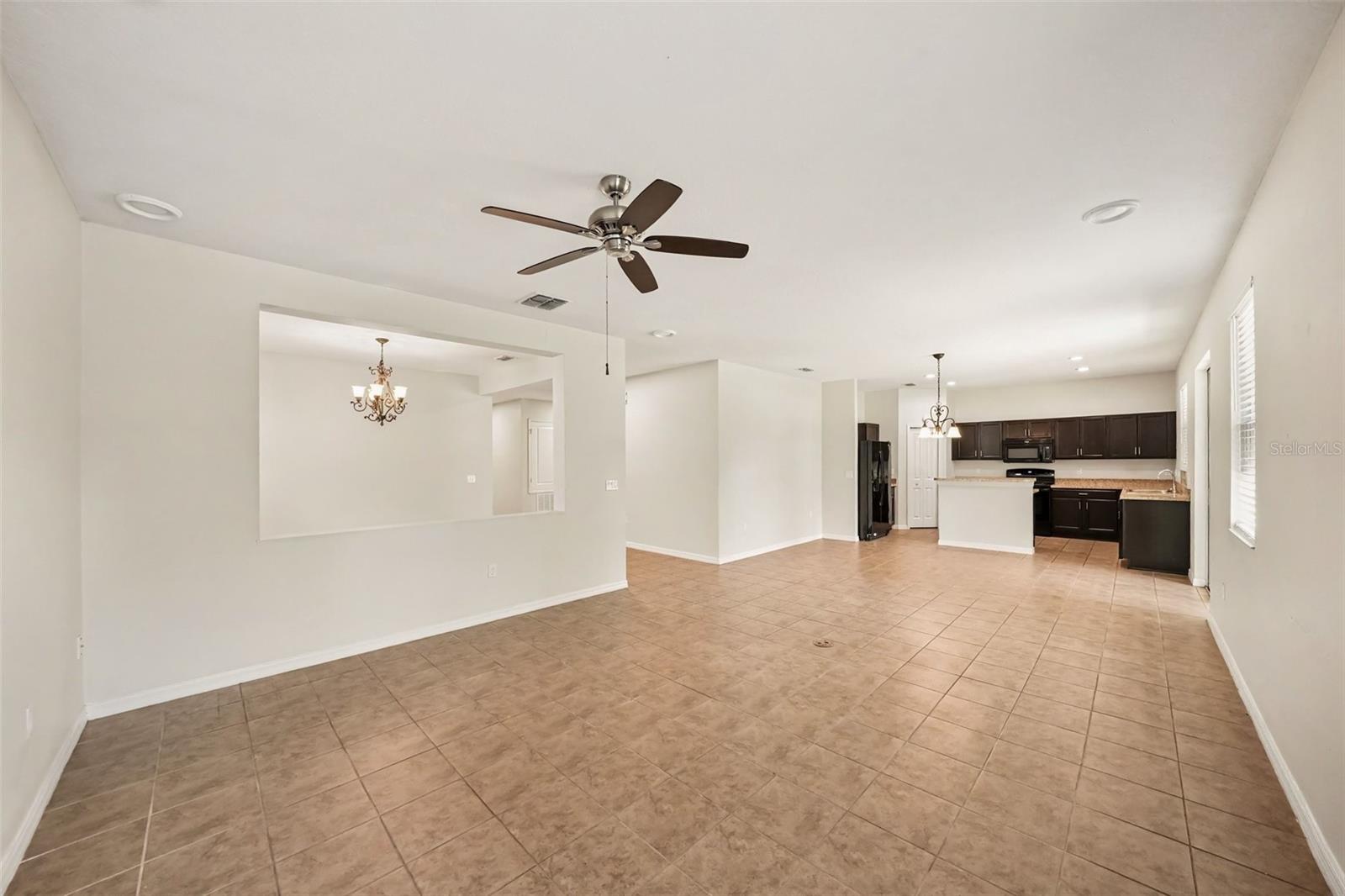 1102 CANYON OAKS DR