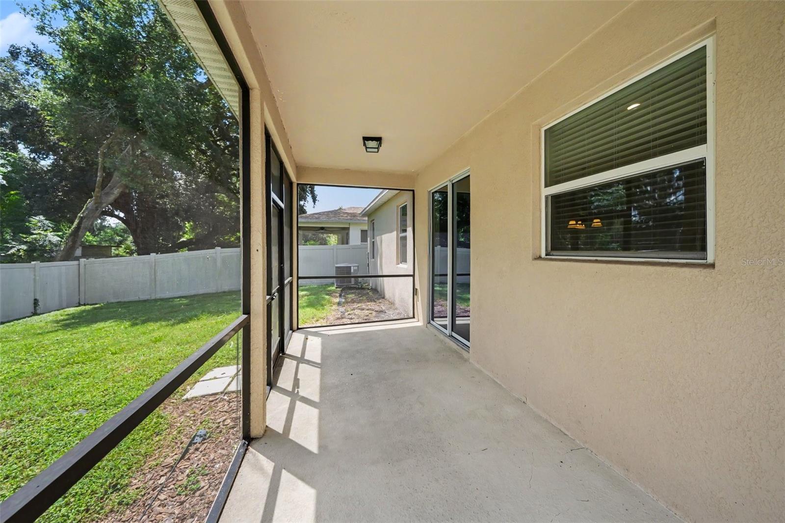 1102 CANYON OAKS DR