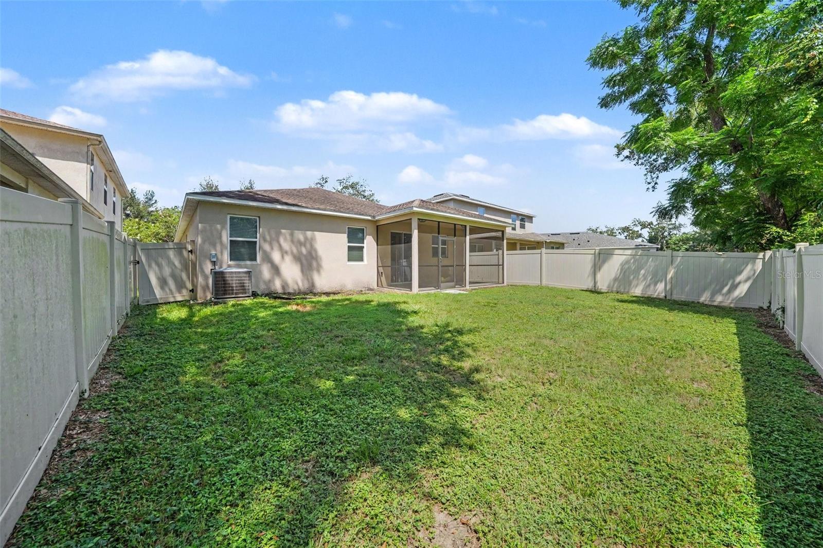 1102 CANYON OAKS DR