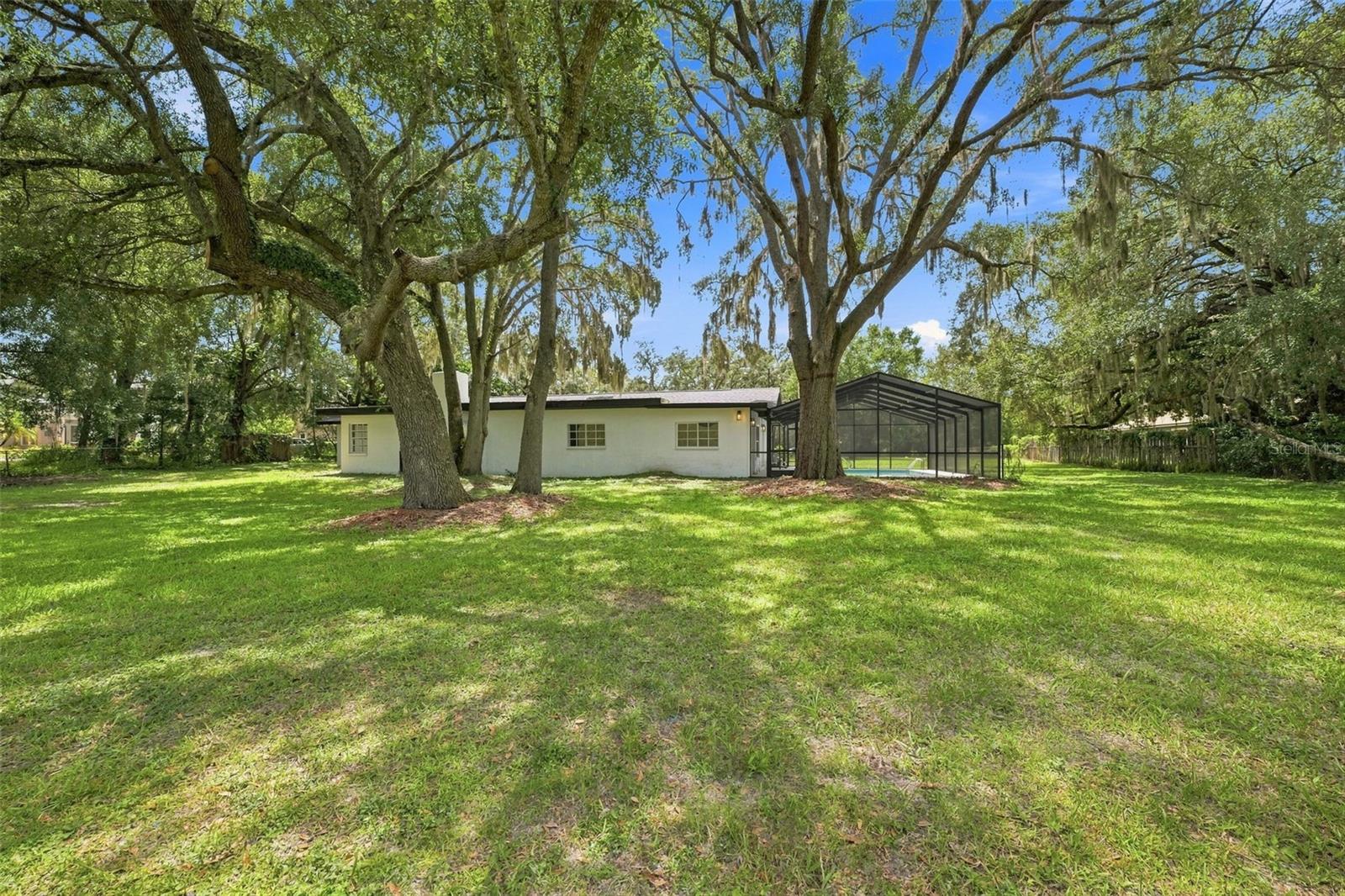 11666 SEMINOLE DR
