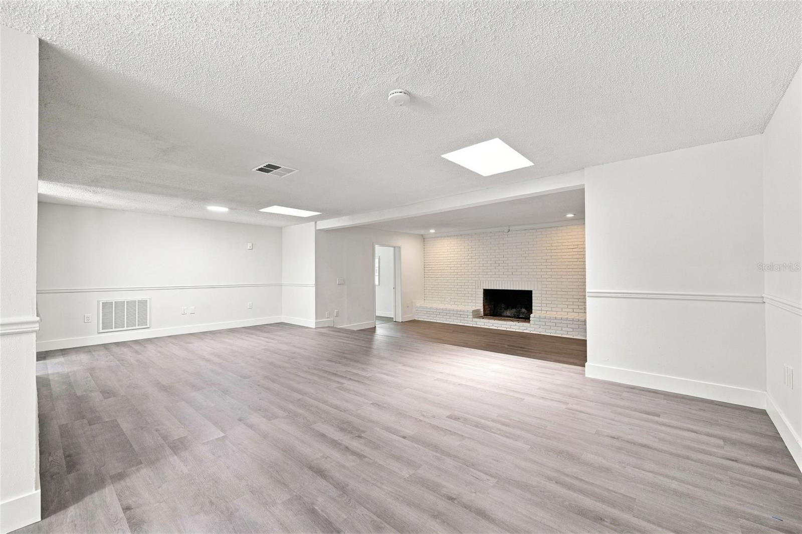 11666 SEMINOLE DR