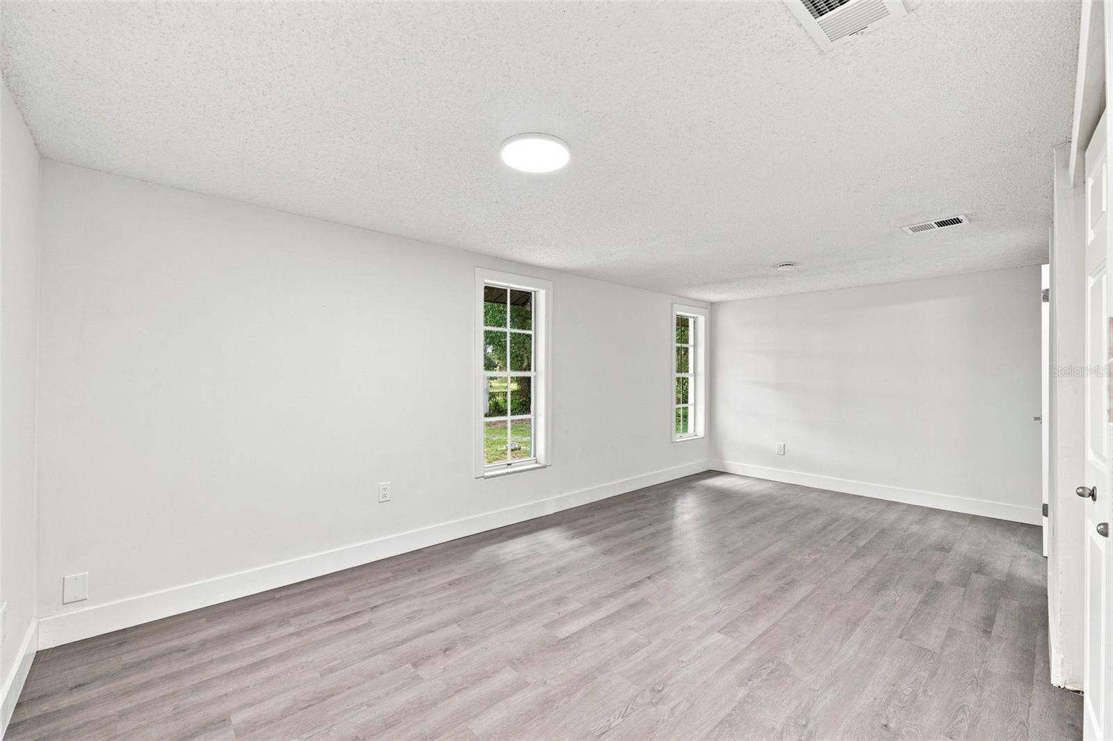 11666 SEMINOLE DR