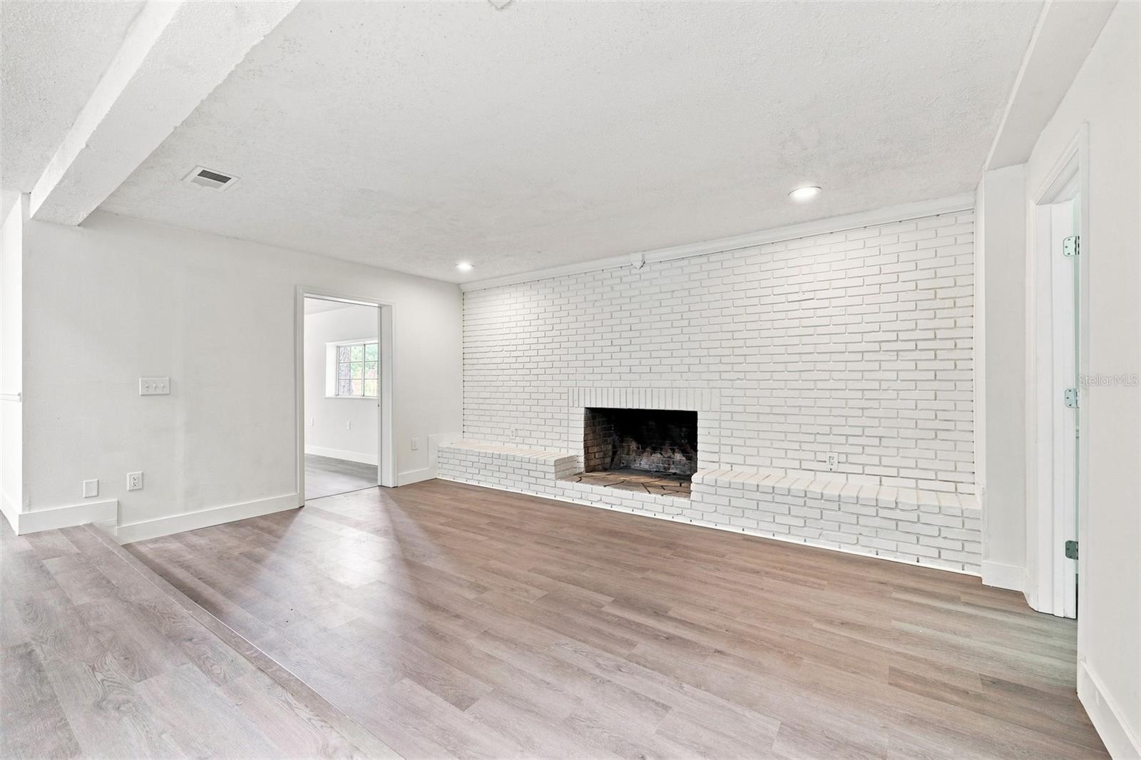 11666 SEMINOLE DR