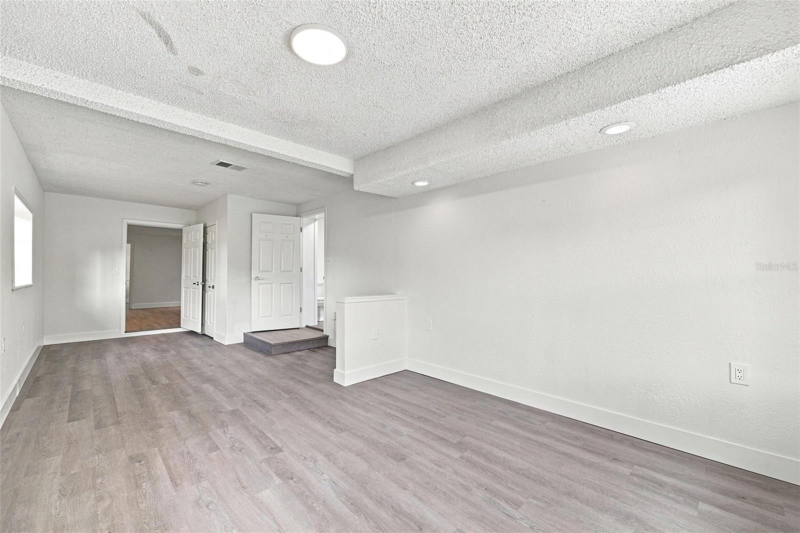11666 SEMINOLE DR