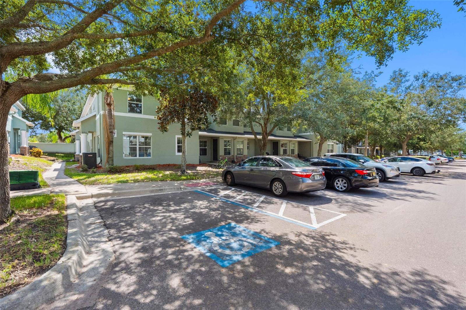 10931 KEYS GATE DR