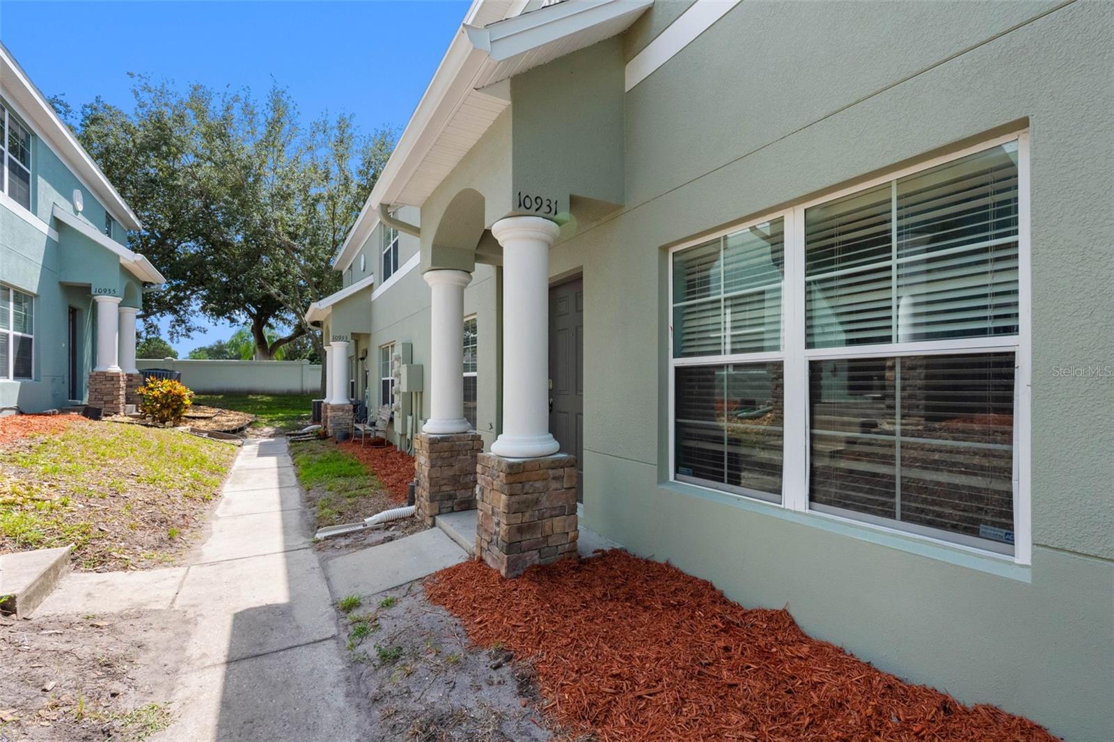 10931 KEYS GATE DR