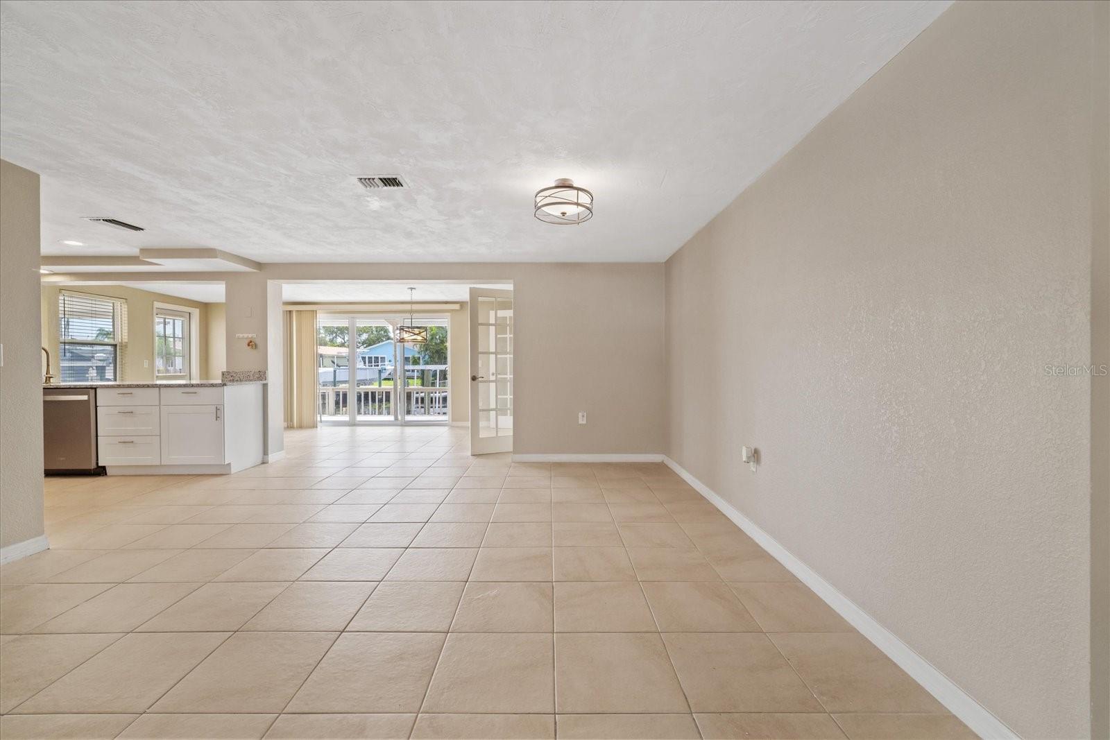 4933 SHELL STREAM BLVD