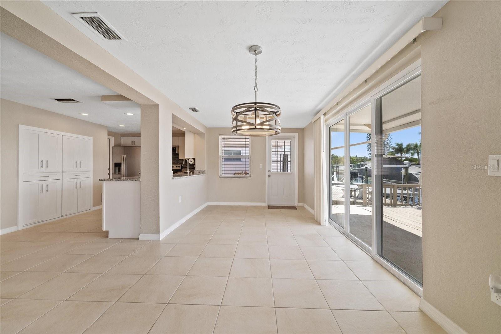 4933 SHELL STREAM BLVD