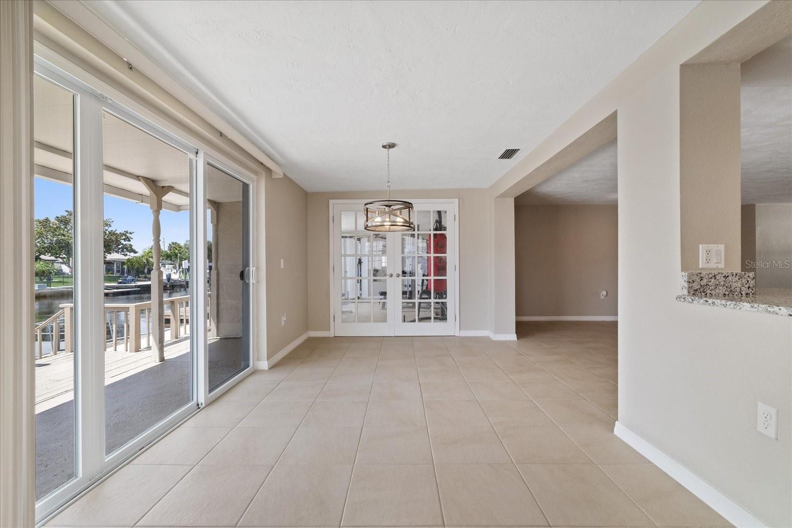 4933 SHELL STREAM BLVD