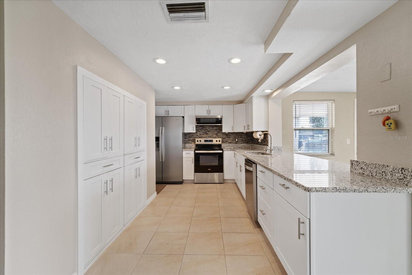 4933 SHELL STREAM BLVD